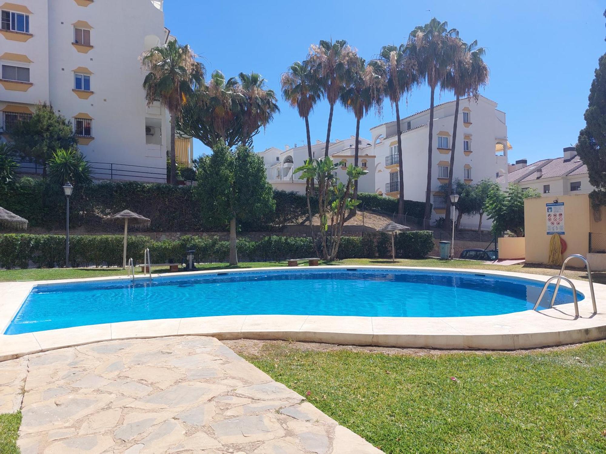 Estudio Con Piscina Y Parking, Playa A 4 Min A Pie, Tren A 2 Min Fuengirola Eksteriør billede